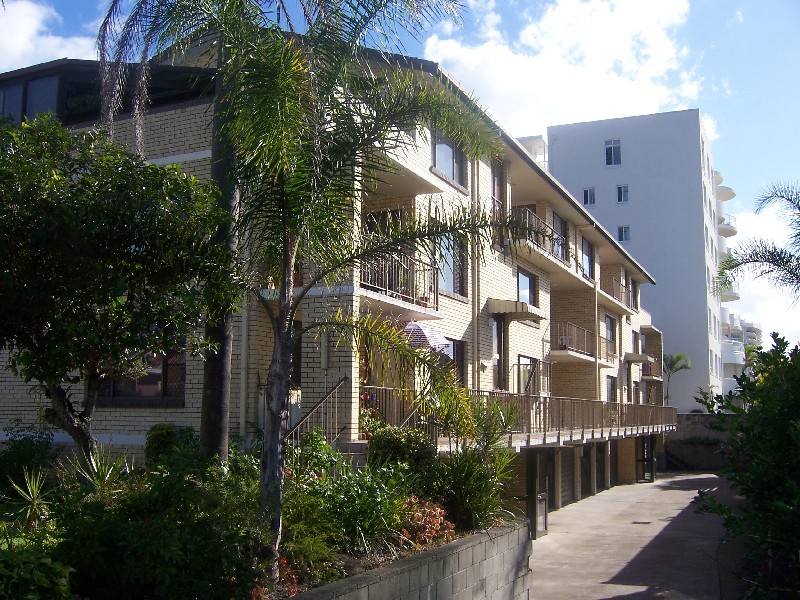 4/3 Lord Street, Kirra QLD 4225