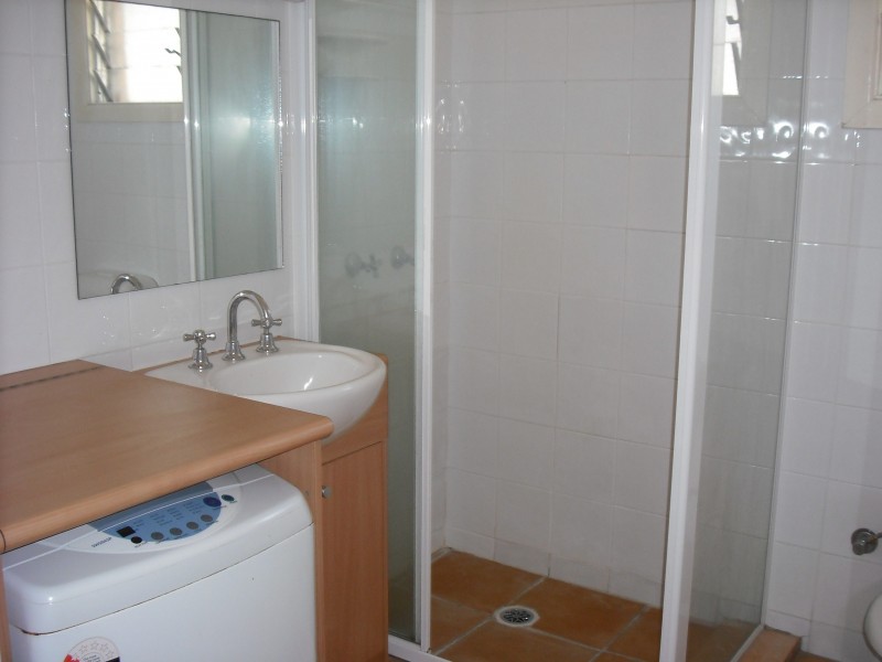 4/2 Haig Street, Kirra QLD 4225