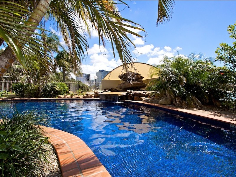 Coolangatta QLD 4225