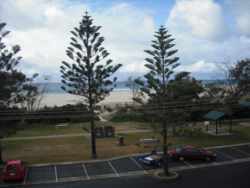 8/20 Pacific Parade, Kirra QLD 4225