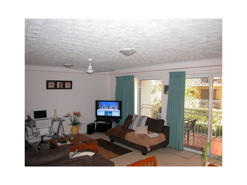 8/12  Douglas Street, Kirra QLD 4225