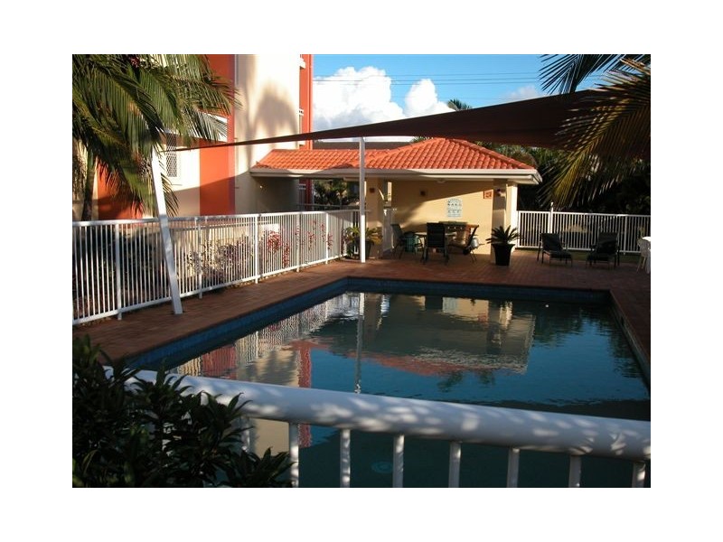 8/12  Douglas Street, Kirra QLD 4225