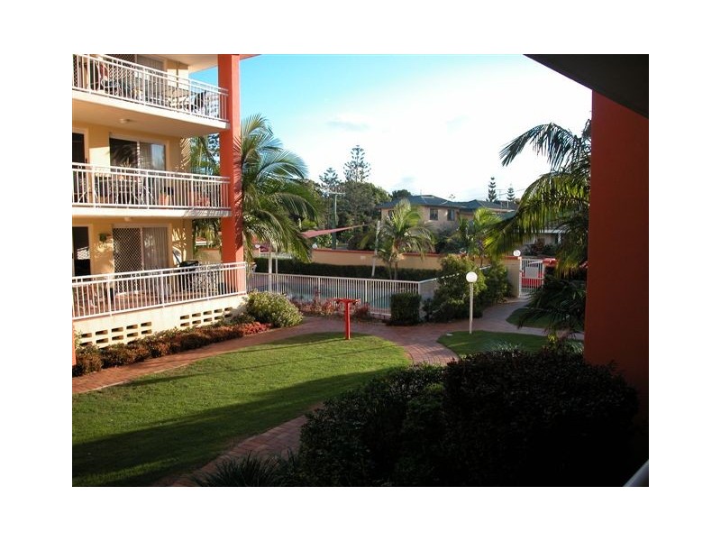 8/12  Douglas Street, Kirra QLD 4225