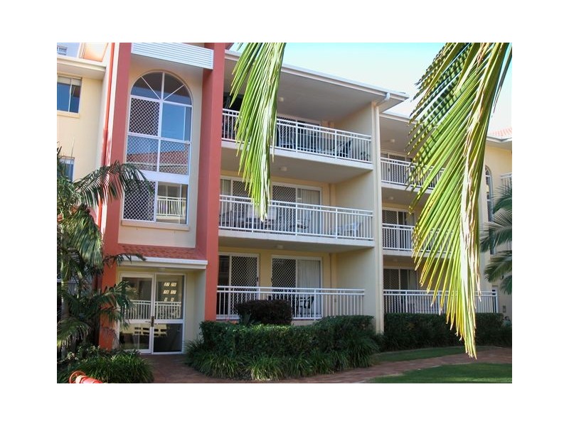 8/12  Douglas Street, Kirra QLD 4225