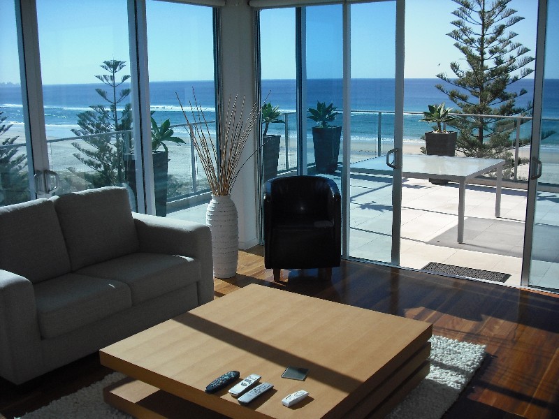 Unit 6 “Ocean Air” 114 Pacific Parade, Kirra QLD 4225