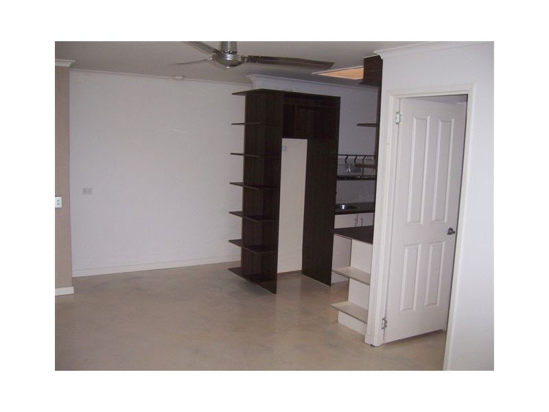 13/28  Miles Street, Kirra QLD 4225