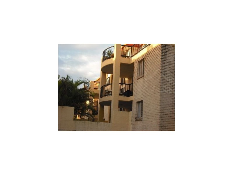 1/5 Tweed St, Coolangatta QLD 4225