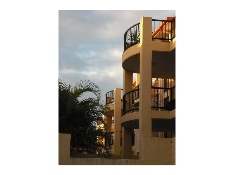 1/5 Tweed St, Coolangatta QLD 4225