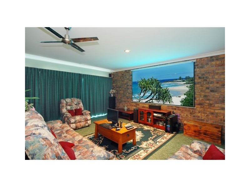 12 Champagne Drive, Tweed Heads South NSW 2486