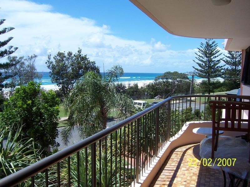 Bilinga QLD 4225
