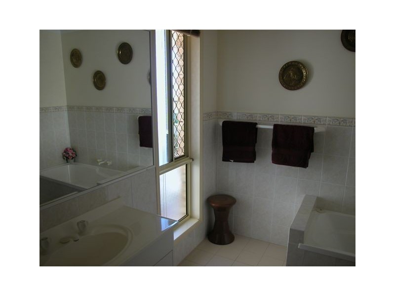 1/18 Satinash Drive, Banora Point NSW 2486