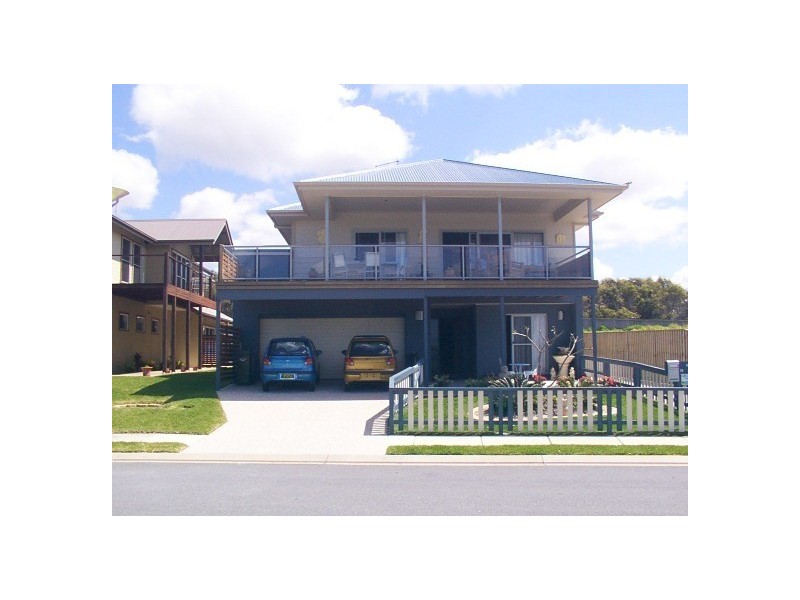 1/23  Casuarina Way, Casuarina NSW 2487