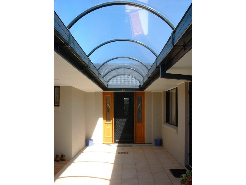 4 Weatherley Avenue, Mermaid Waters QLD 4218