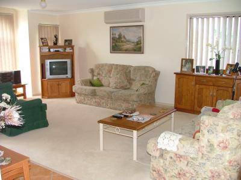 42 Baekea Drive, Elanora QLD 4221