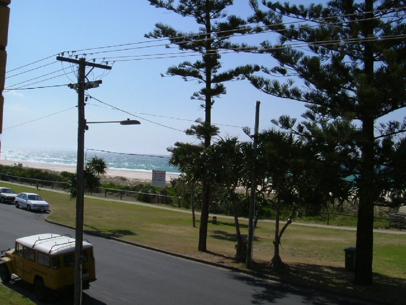 Unit 2 44 Pacific Pde, Bilinga QLD 4225