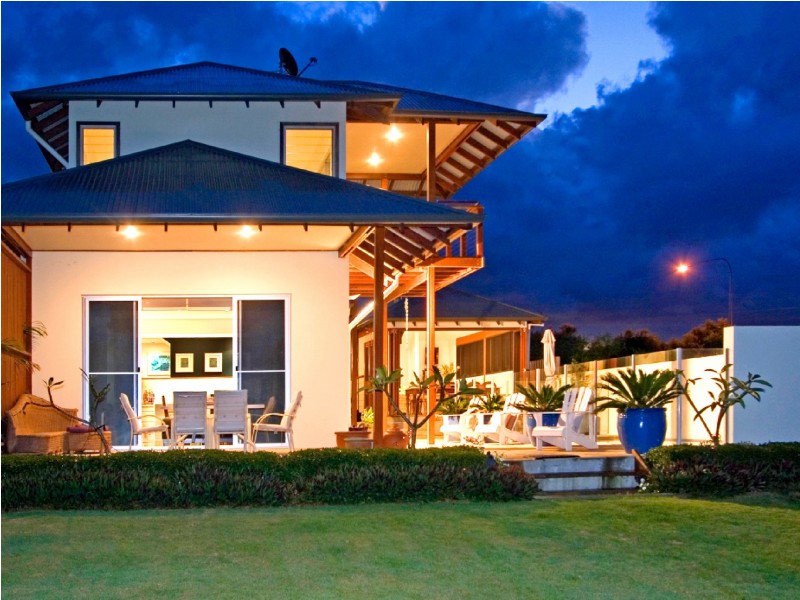 4 Beachcomber Cove, Casuarina NSW 2487