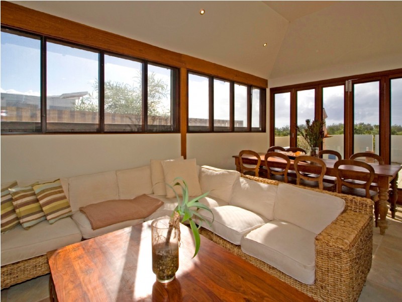 4 Beachcomber Cove, Casuarina NSW 2487