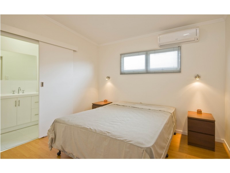 Chevron Island QLD 4217