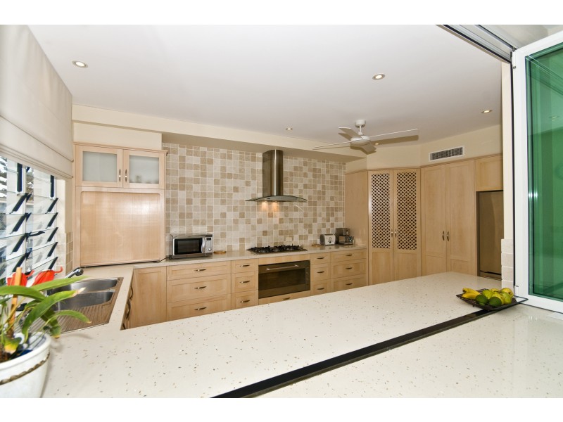 55 Jefferson Lane, Palm Beach QLD 4221