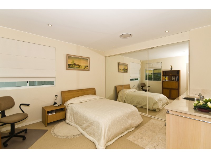 55 Jefferson Lane, Palm Beach QLD 4221