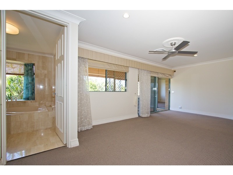 2/3 Island Drive (the Anchorage), Tweed Heads NSW 2485