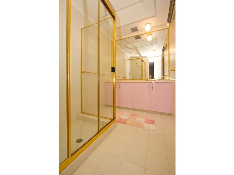 2/3 Island Drive (the Anchorage), Tweed Heads NSW 2485