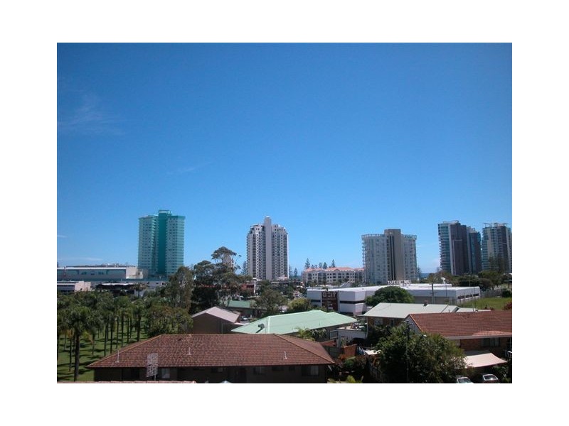 8/5 Carmichael Close, Coolangatta QLD 4225