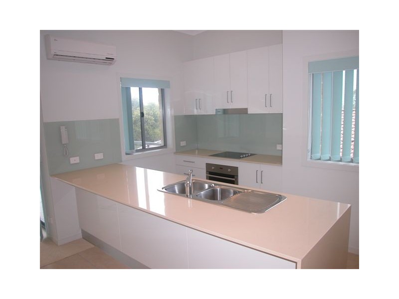 8/5 Carmichael Close, Coolangatta QLD 4225