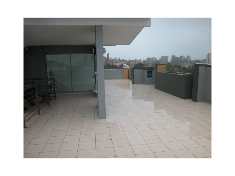 8/5 Carmichael Close, Coolangatta QLD 4225