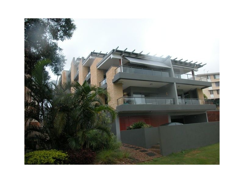 8/5 Carmichael Close, Coolangatta QLD 4225