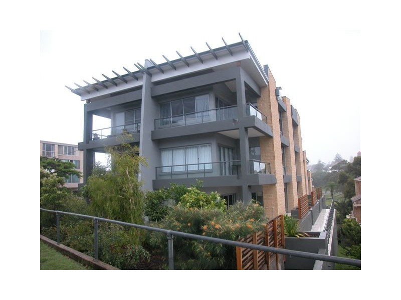 8/5 Carmichael Close, Coolangatta QLD 4225