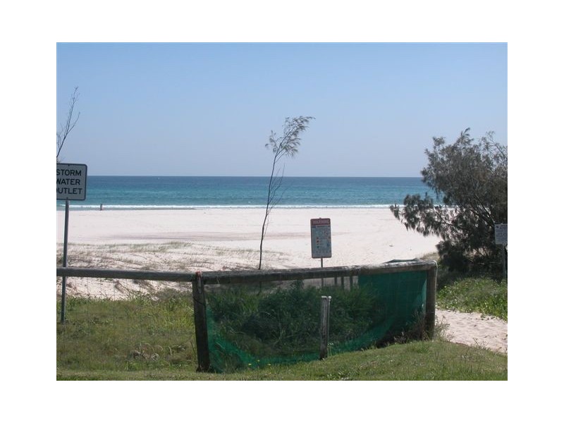 4/4 Johnston Street, Bilinga QLD 4225