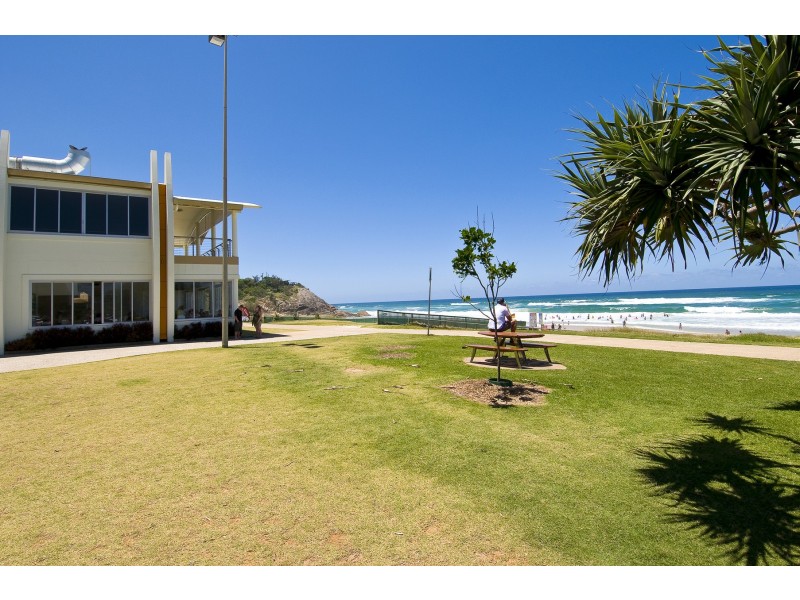 14 Sunshine Parade, Miami QLD 4220