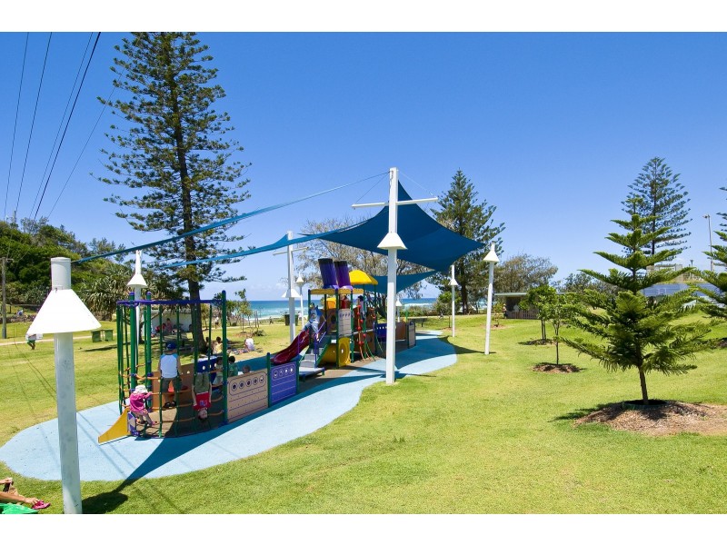 14 Sunshine Parade, Miami QLD 4220