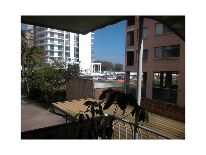 8/2 Haig Street, Kirra QLD 4225
