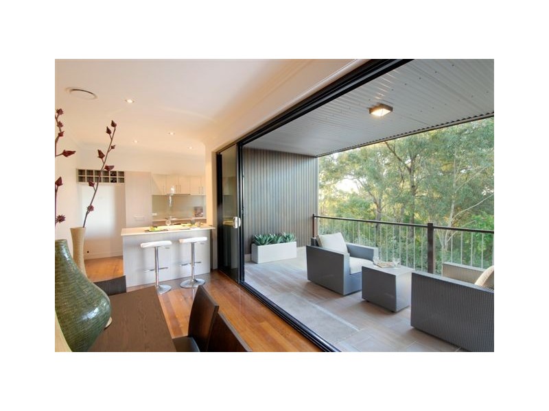 8 Sanctuary Crest, Currumbin QLD 4223