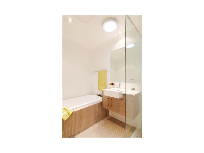 8 Sanctuary Crest, Currumbin QLD 4223