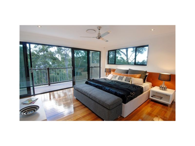 8 Sanctuary Crest, Currumbin QLD 4223