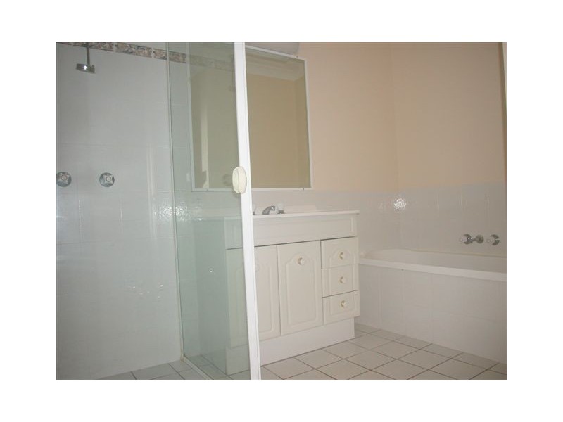 1/2  Shamrock Avenue, Banora Point NSW 2486