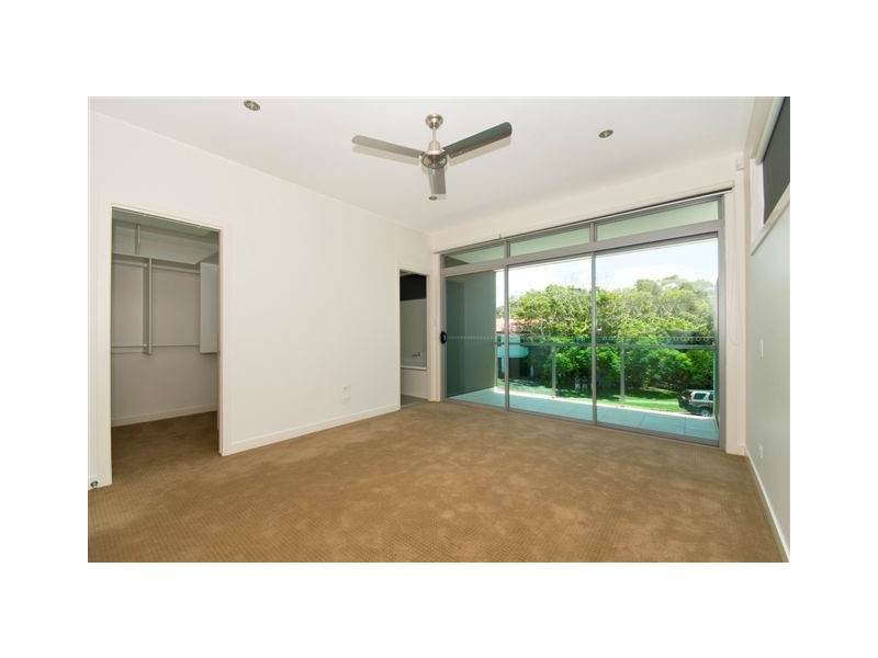 1-4 Bardon Ave, Miami QLD 4220