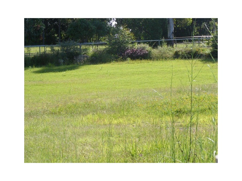 6 Ruth Terrace, Oxenford QLD 4210