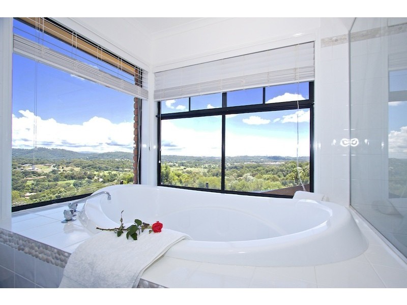 10 Dalwood Circuit, Tallebudgera QLD 4228