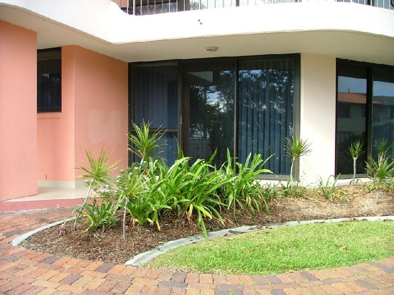 1/134 Porta Pacifique, 134 Pacific Parade, Bilinga QLD 4225