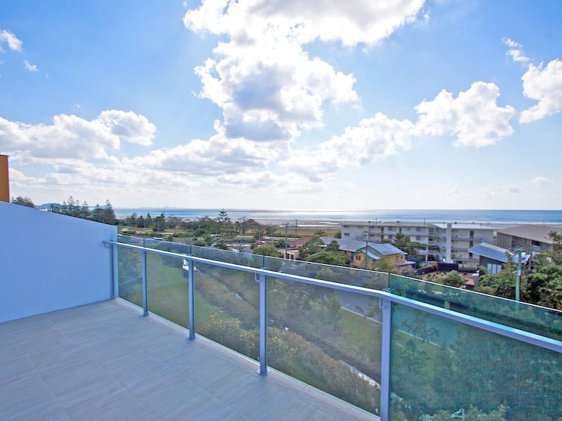 2/9 South Street, Kirra QLD 4225