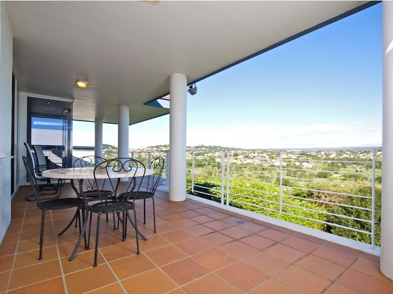 15 Castlecrag Avenue, Banora Point NSW 2486