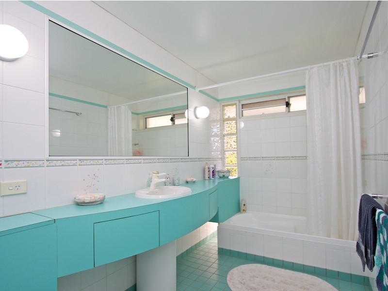 15 Castlecrag Avenue, Banora Point NSW 2486