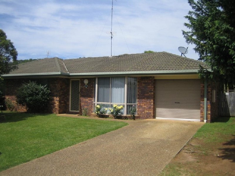 108 Lochlomond Drive, Banora Point NSW 2486