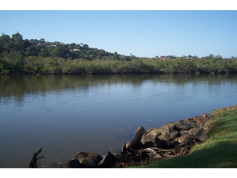 2/111  Sunset Boulevard, Tweed Heads West NSW 2485