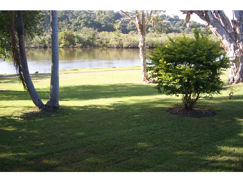 2/111  Sunset Boulevard, Tweed Heads West NSW 2485