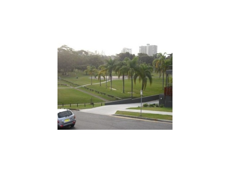 2/21 Dixon Street, Coolangatta QLD 4225
